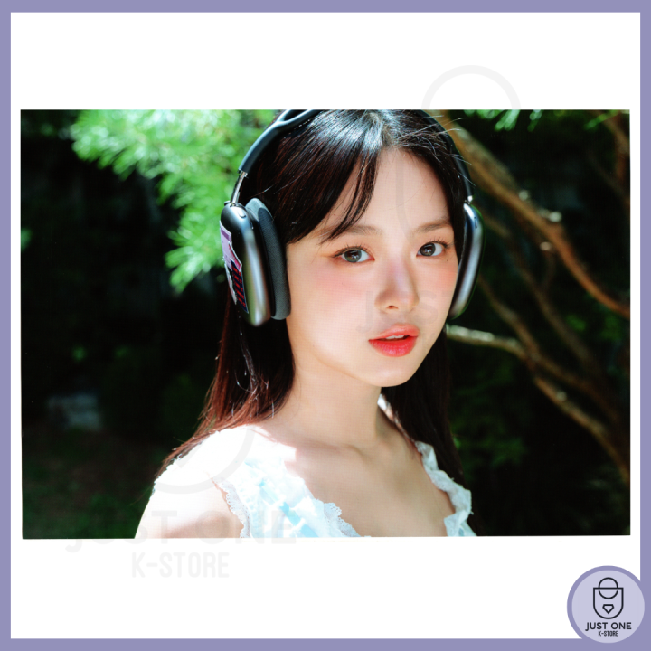 NEW JEANS - Season´s Greetings 2024 - Mini poster A4 Hanni